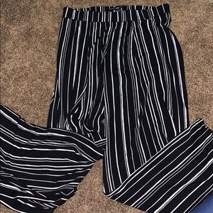 Black label Chico’s 0.5 wide leg pant black/white